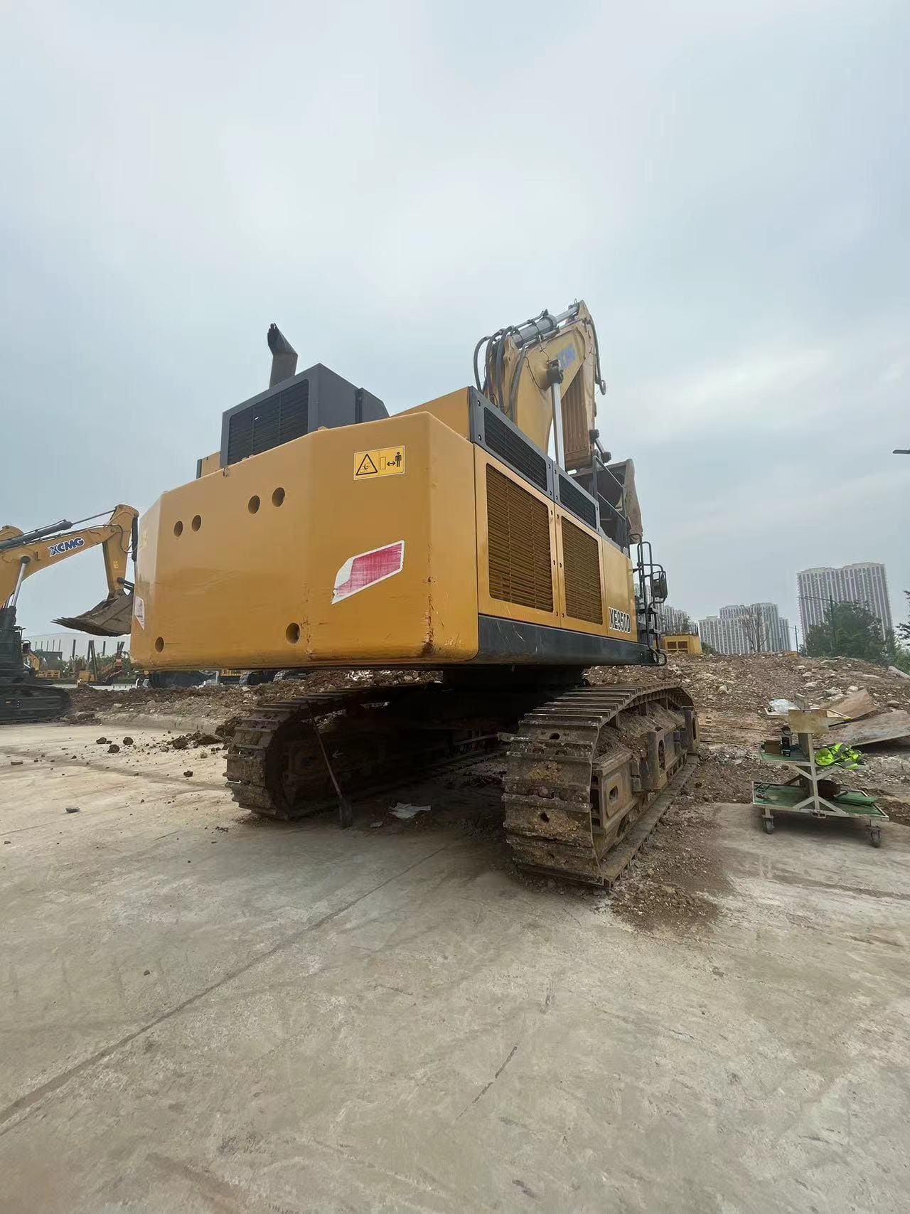XCMG XE950D crawler excavator