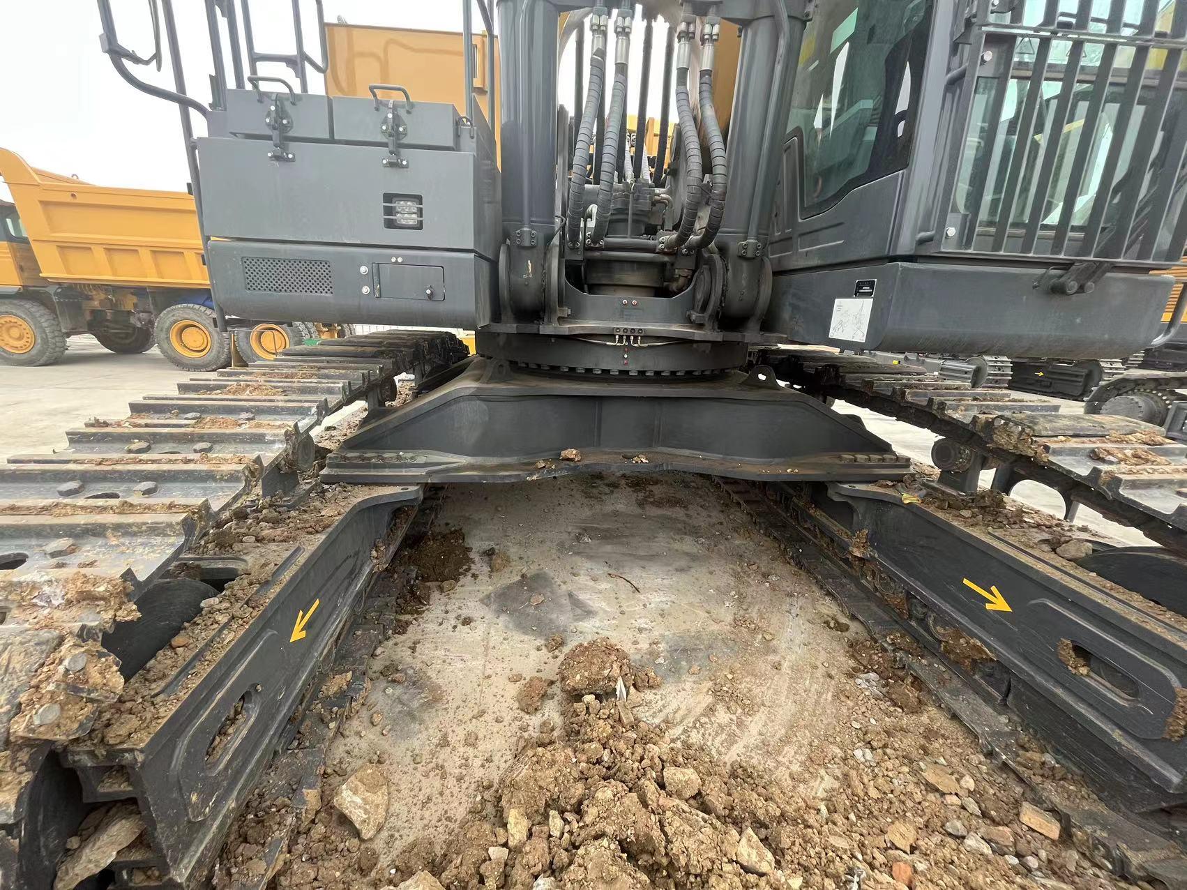 XCMG used Mining Excavator XE950GA