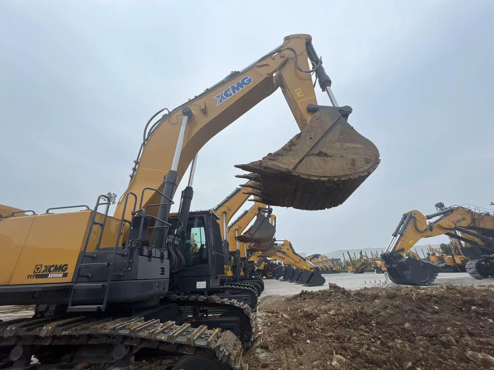 XCMG used Mining Excavator XE950GA