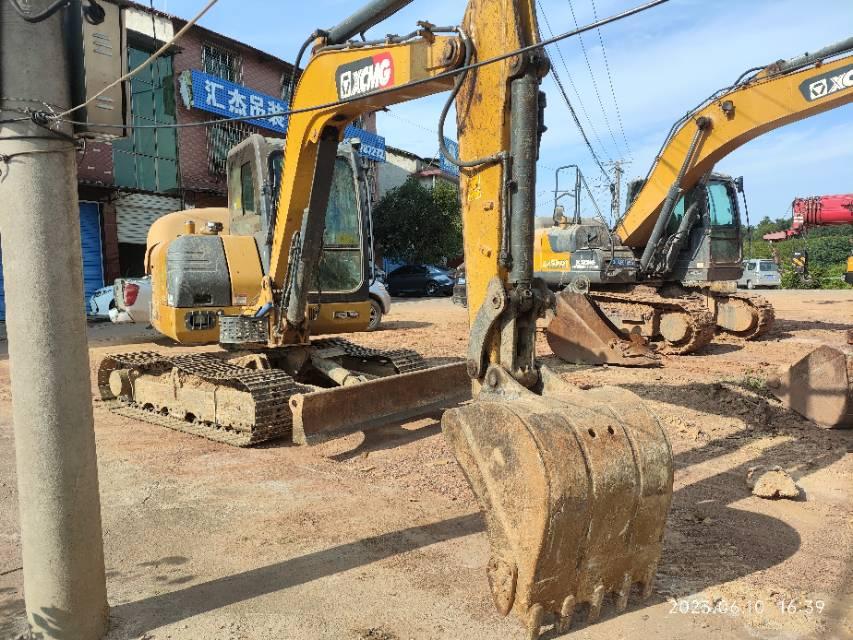 XCMG used mini excavator XE75D