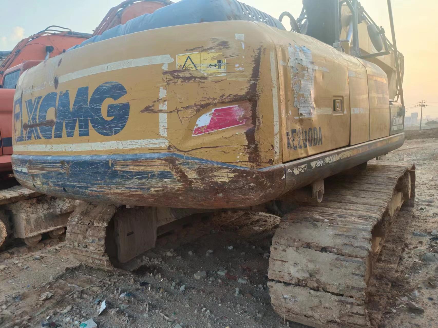 XCMG second hand crawler excavator XE200DA