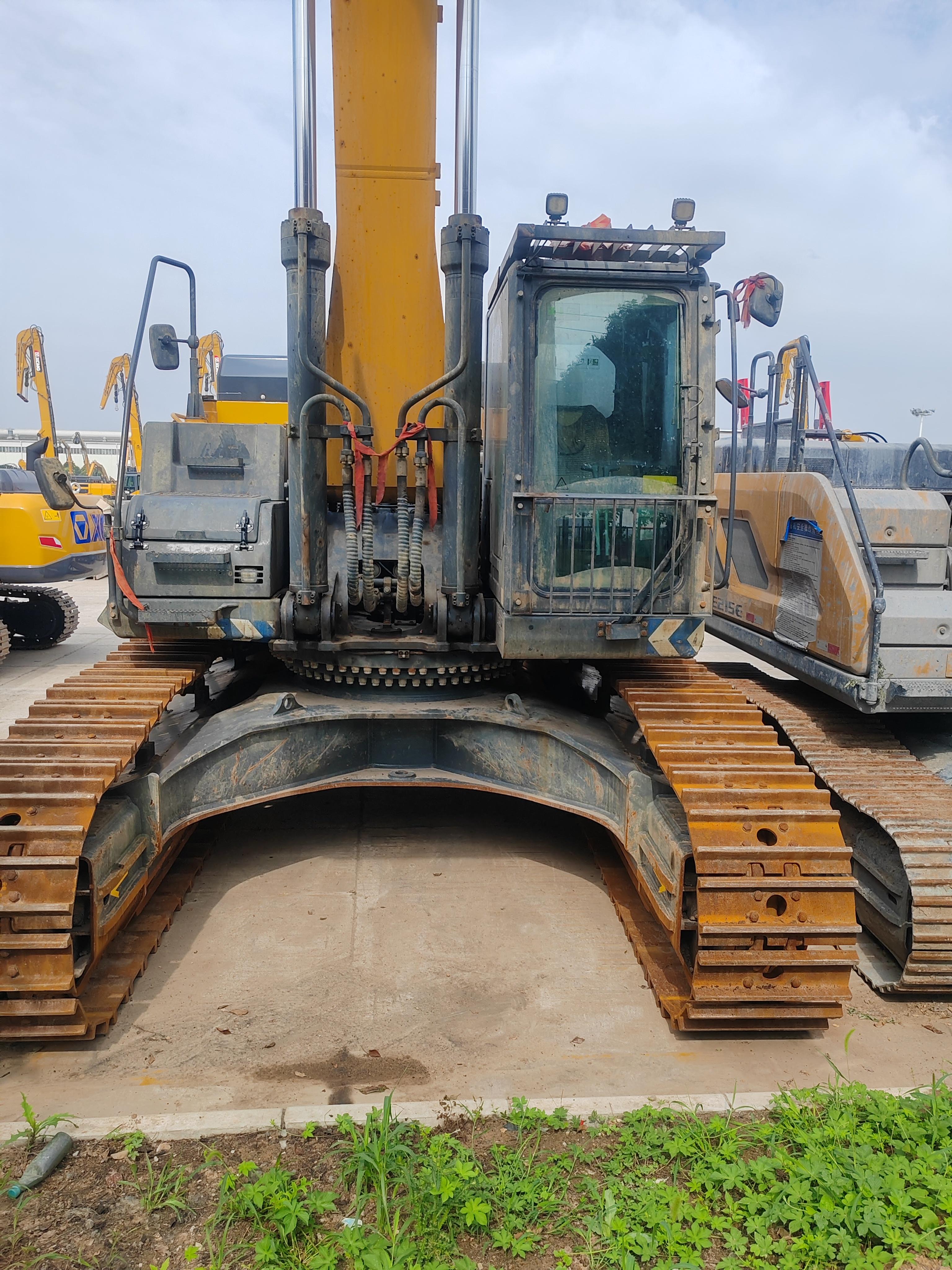 XCMG XE600DK crawler excavator XCMG XE600DK crawler excavator