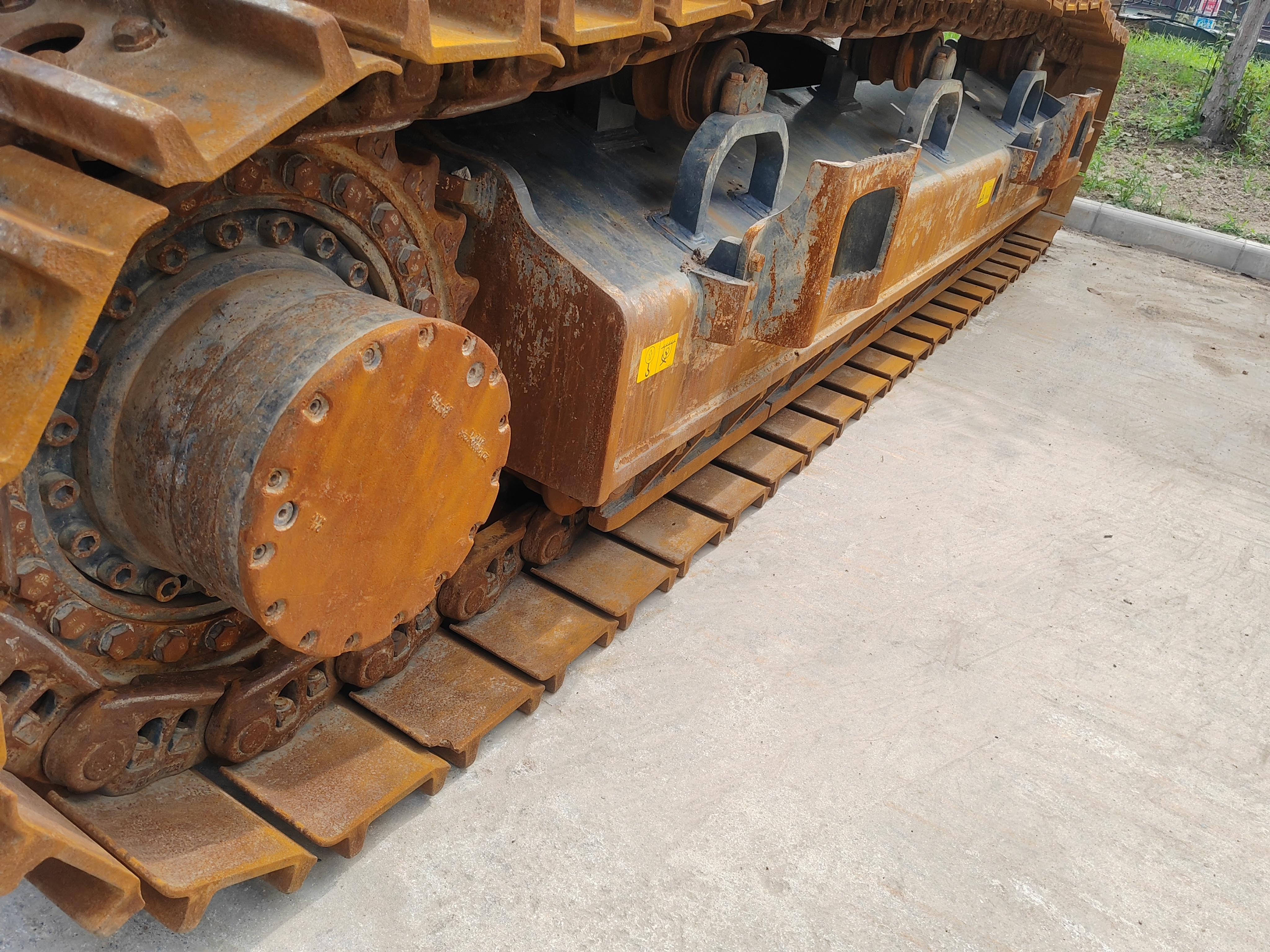 XCMG XE600DK crawler excavator