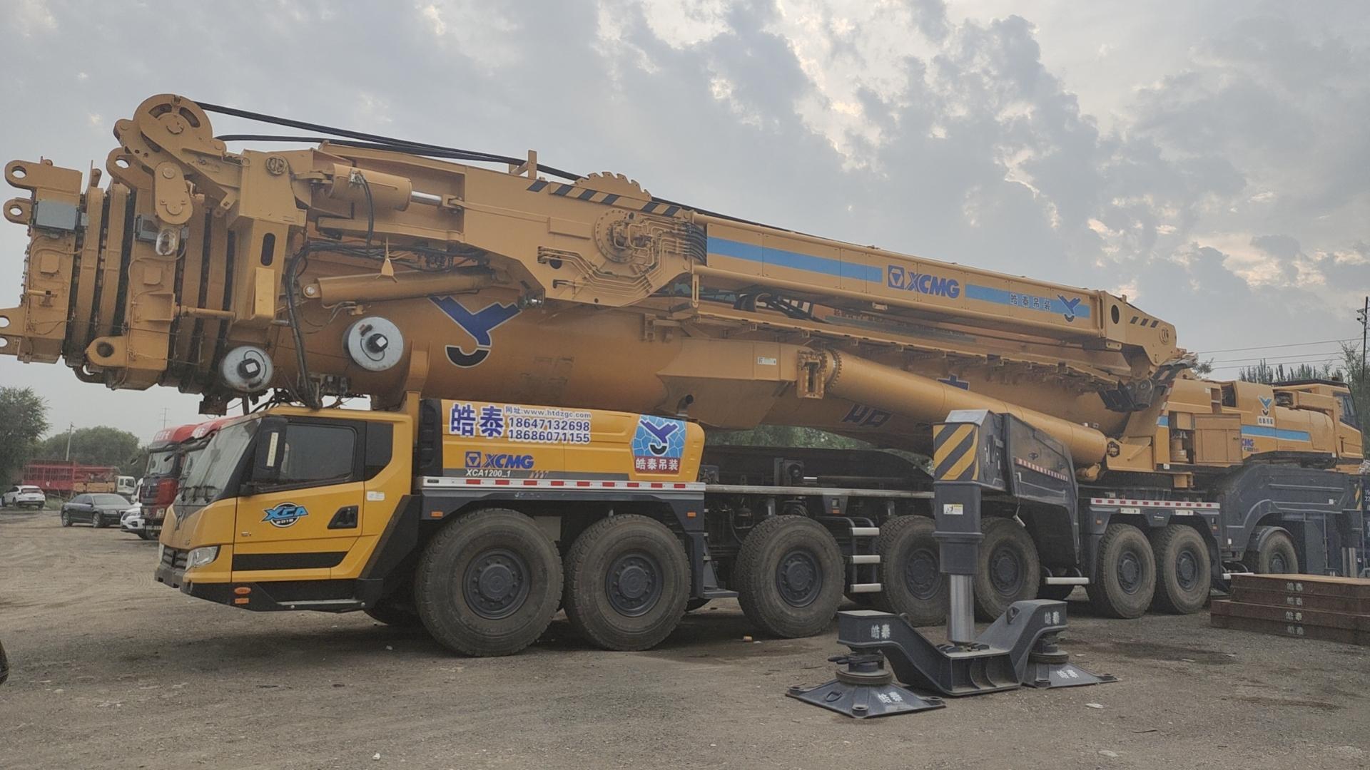 XCMG XCA1200 all ground crane