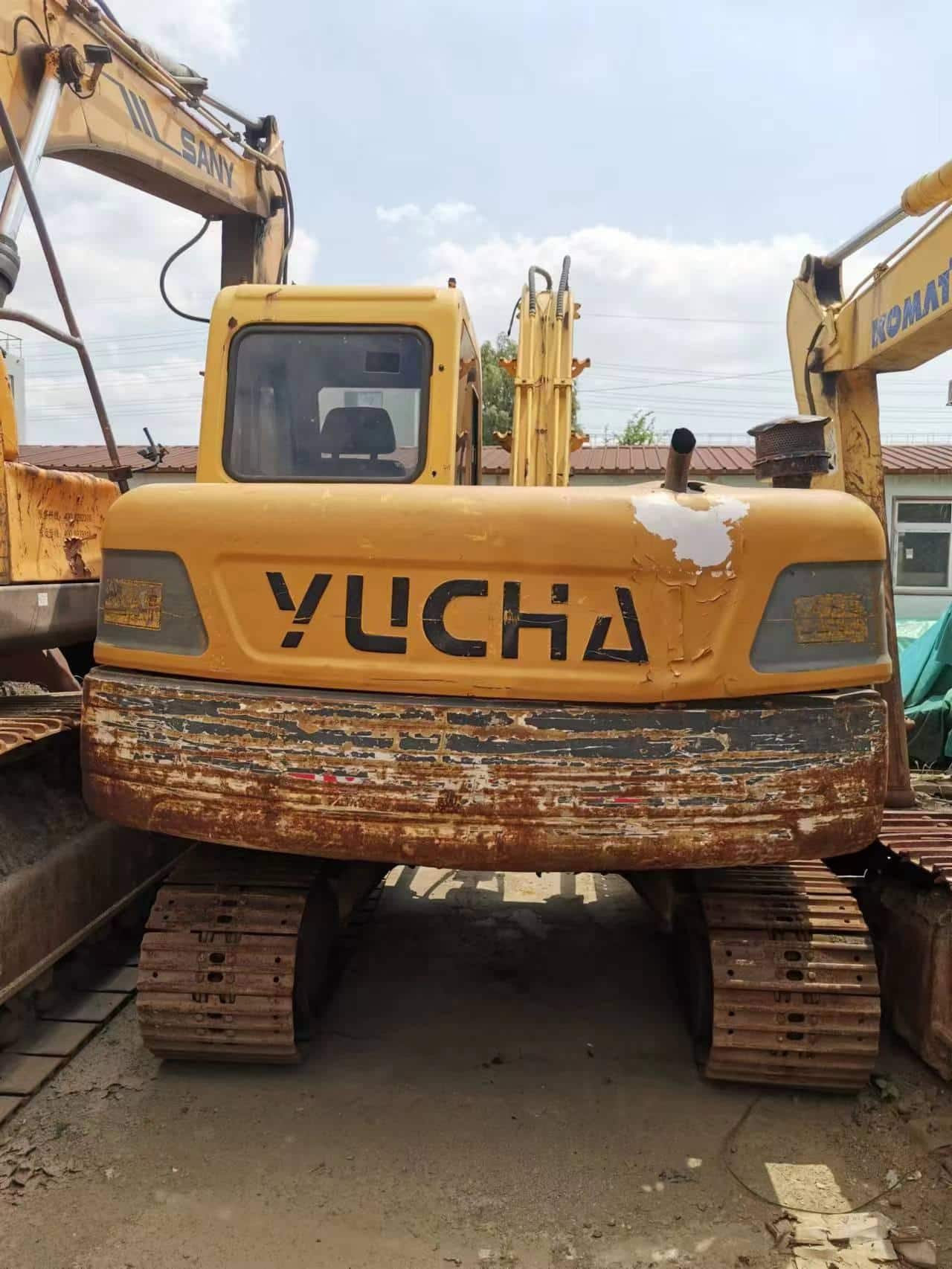 Yuchai YC85 crawler excavator