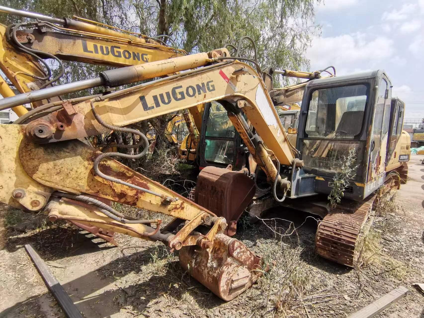Liugong CLG906C crawler excavator