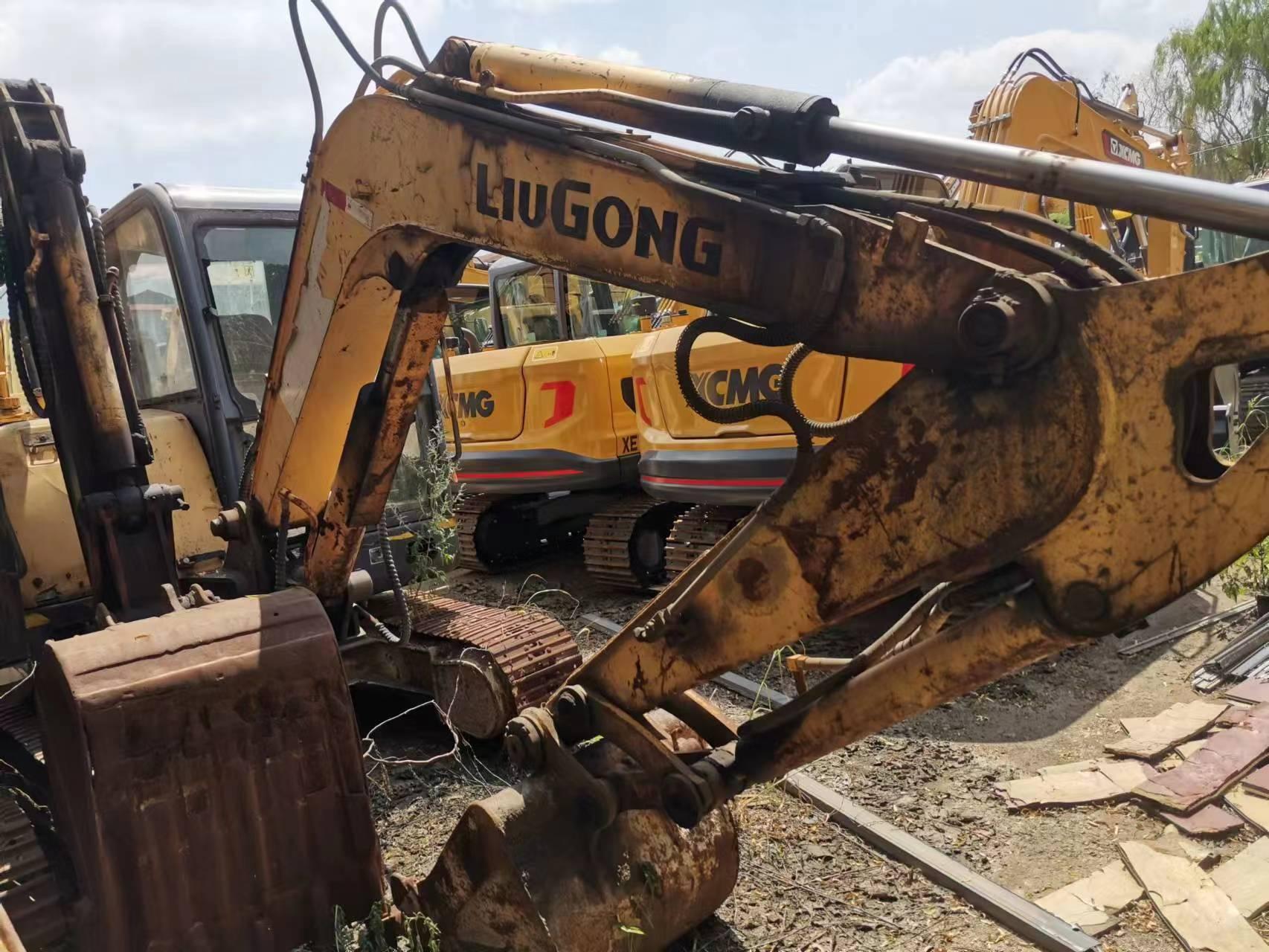 Liugong CLG906C crawler excavator