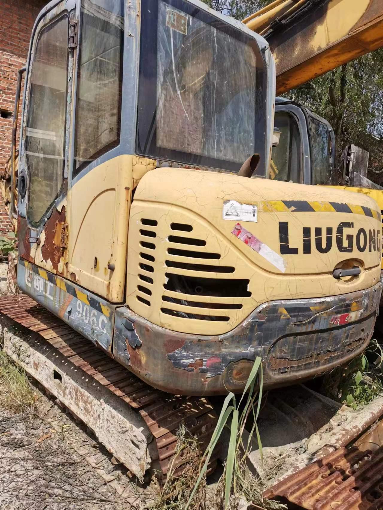 Liugong CLG906C crawler excavator