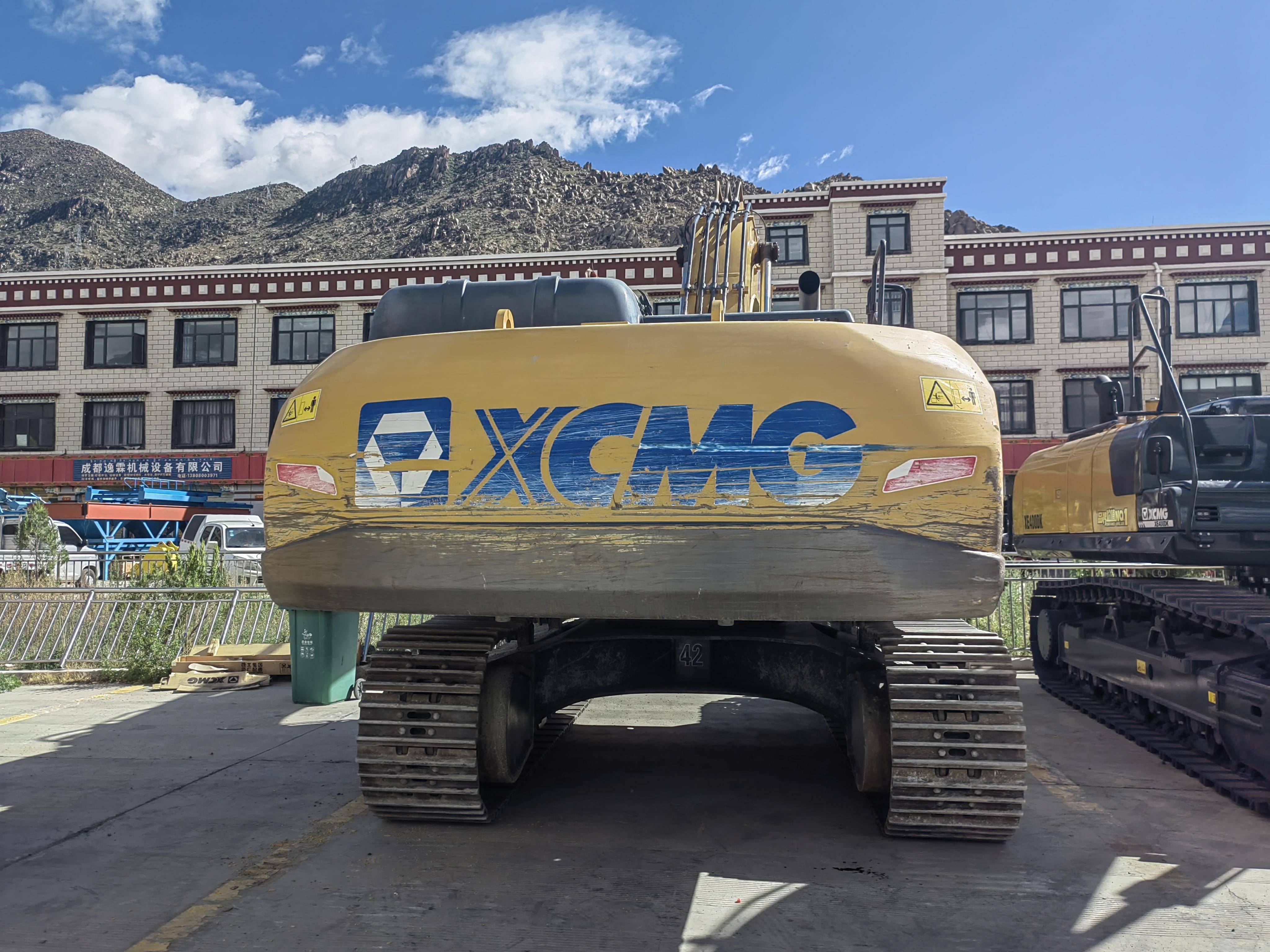 XCMG XE370D crawler excavator