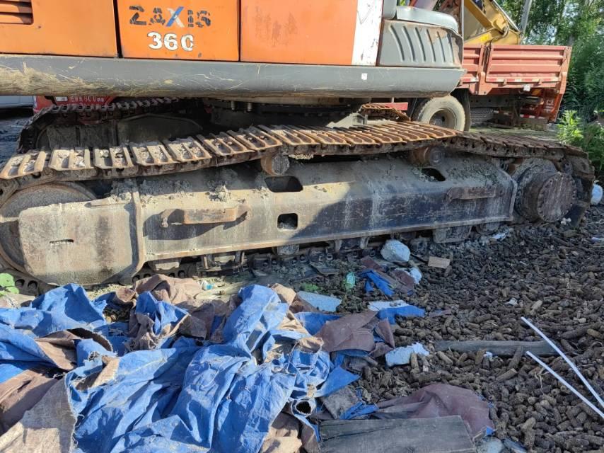 Hitachi ZX330-3 crawler excavator