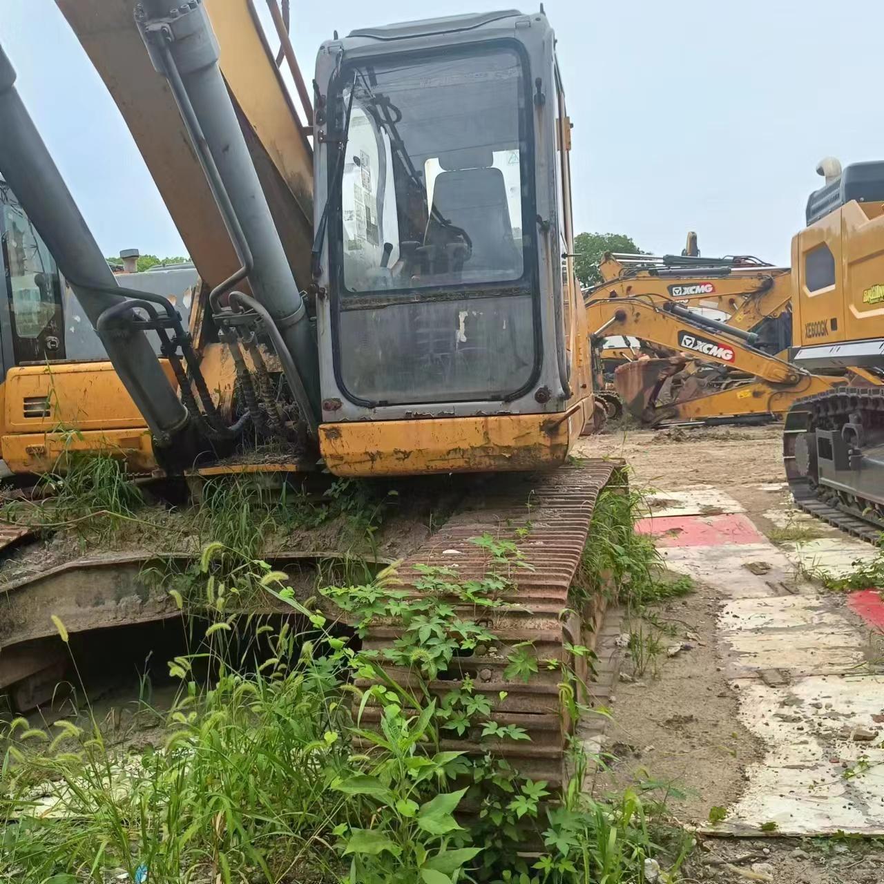 XCMG XE215D crawler excavator
