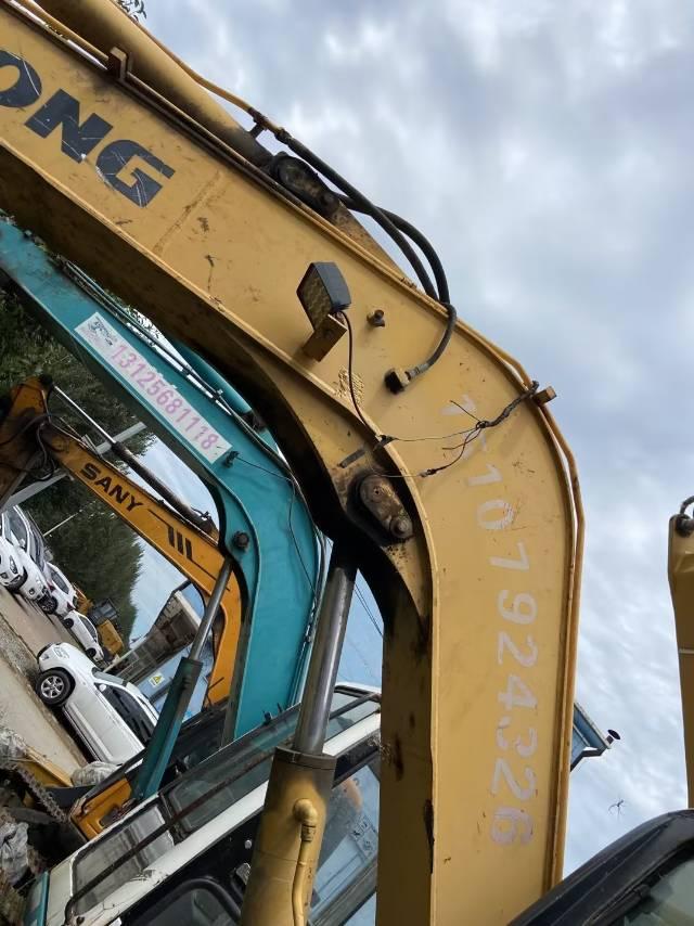 Liugong CLG906C crawler excavator