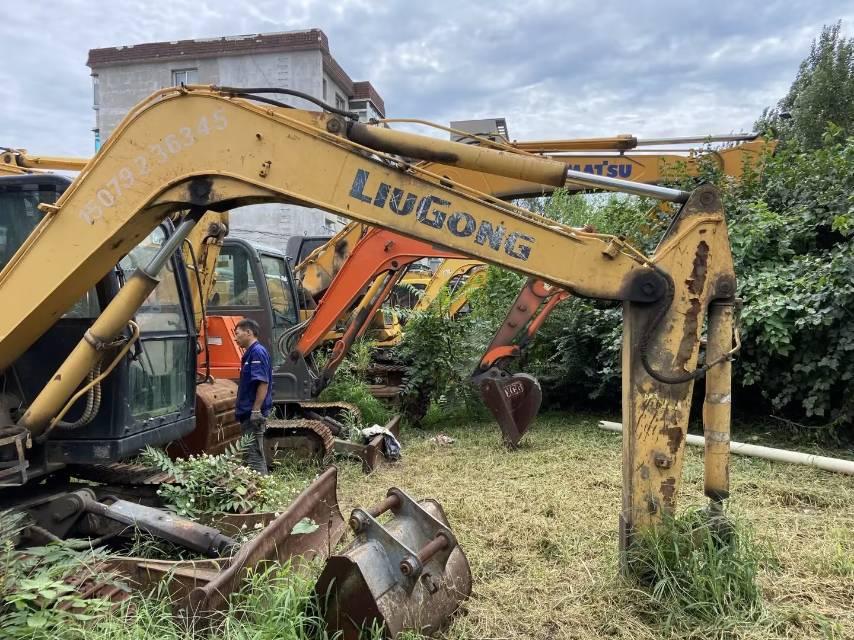 Liugong CLG906C crawler excavator