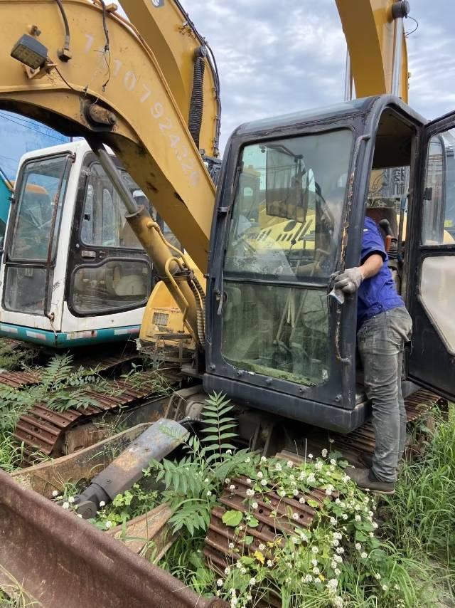 Liugong CLG906C crawler excavator