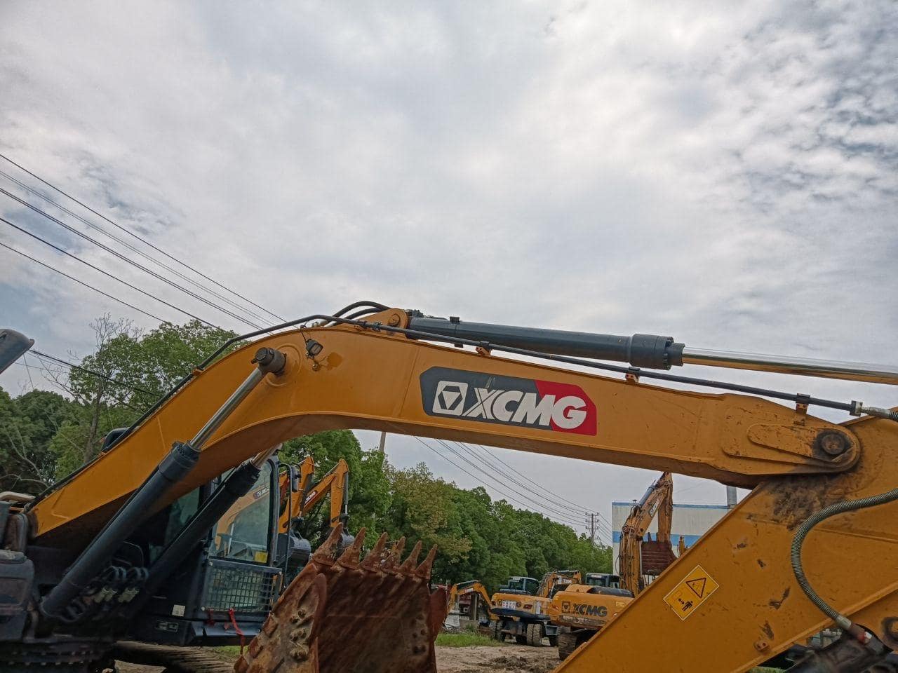 XCMG XE245DK crawler excavator