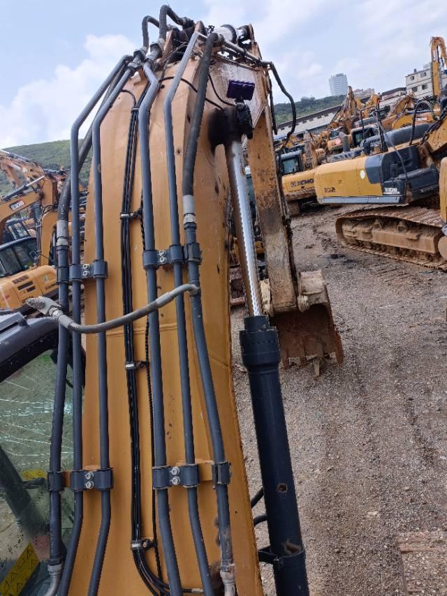 XCMG XE200DA crawler excavator