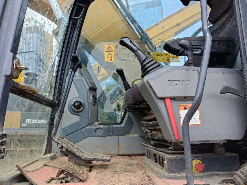 XCMG XE200DA crawler excavator