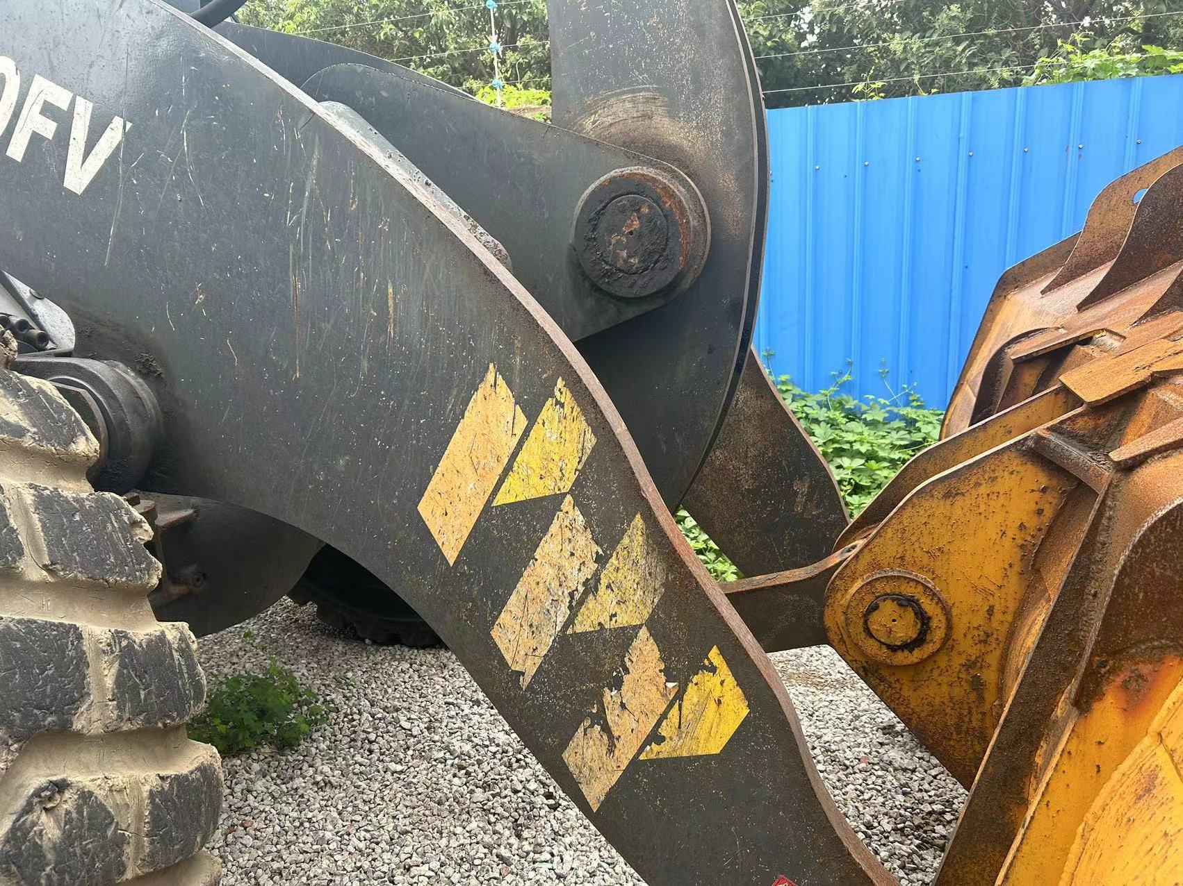 XCMG LW700FV wheel loader