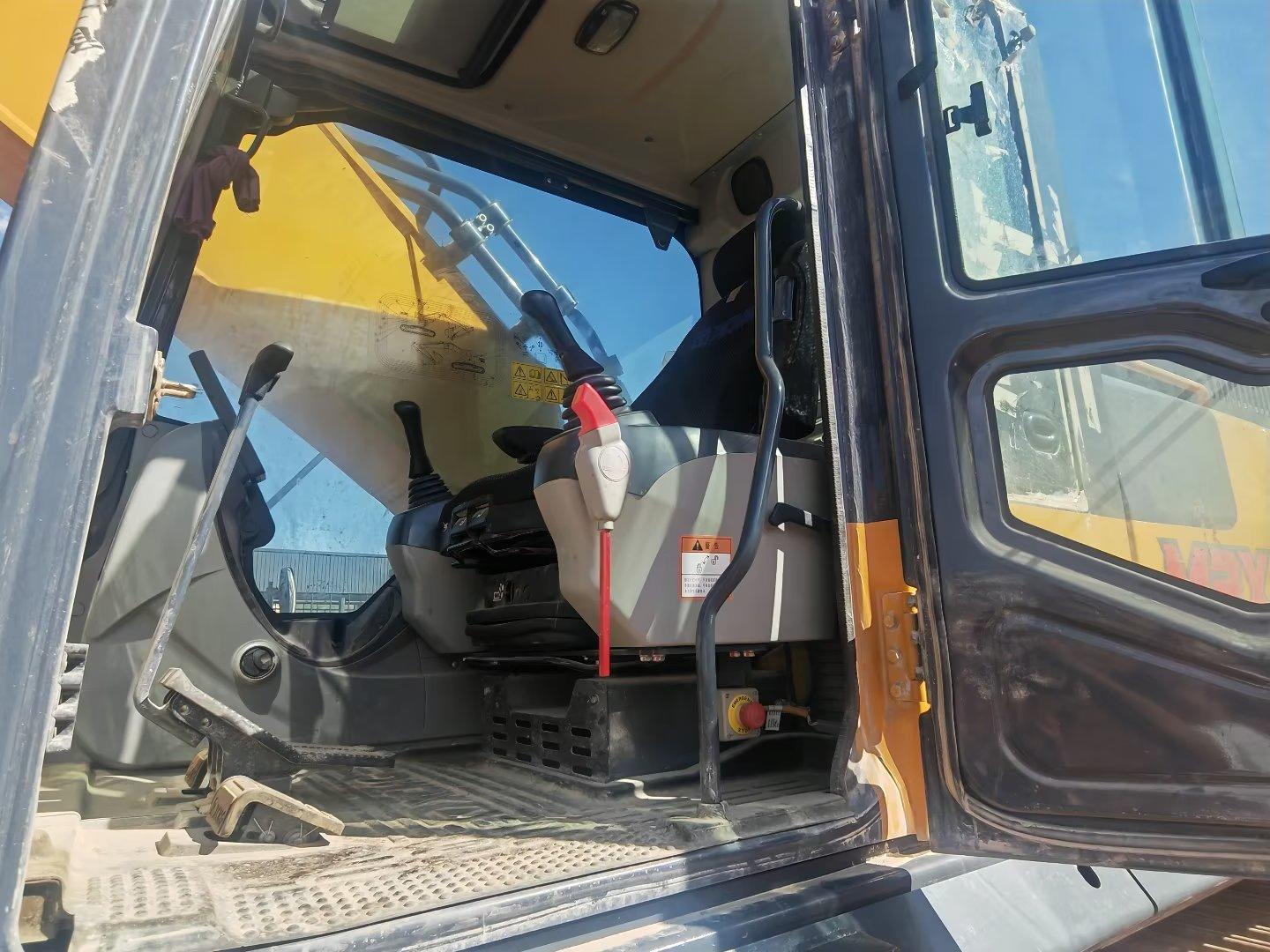 XCMG XE490DK crawler excavator