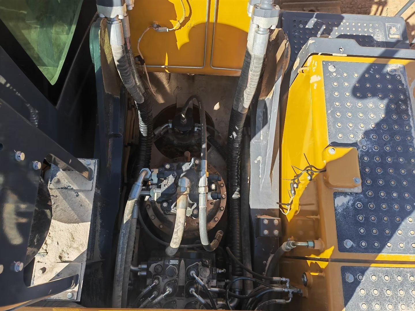 XCMG XE490DK crawler excavator