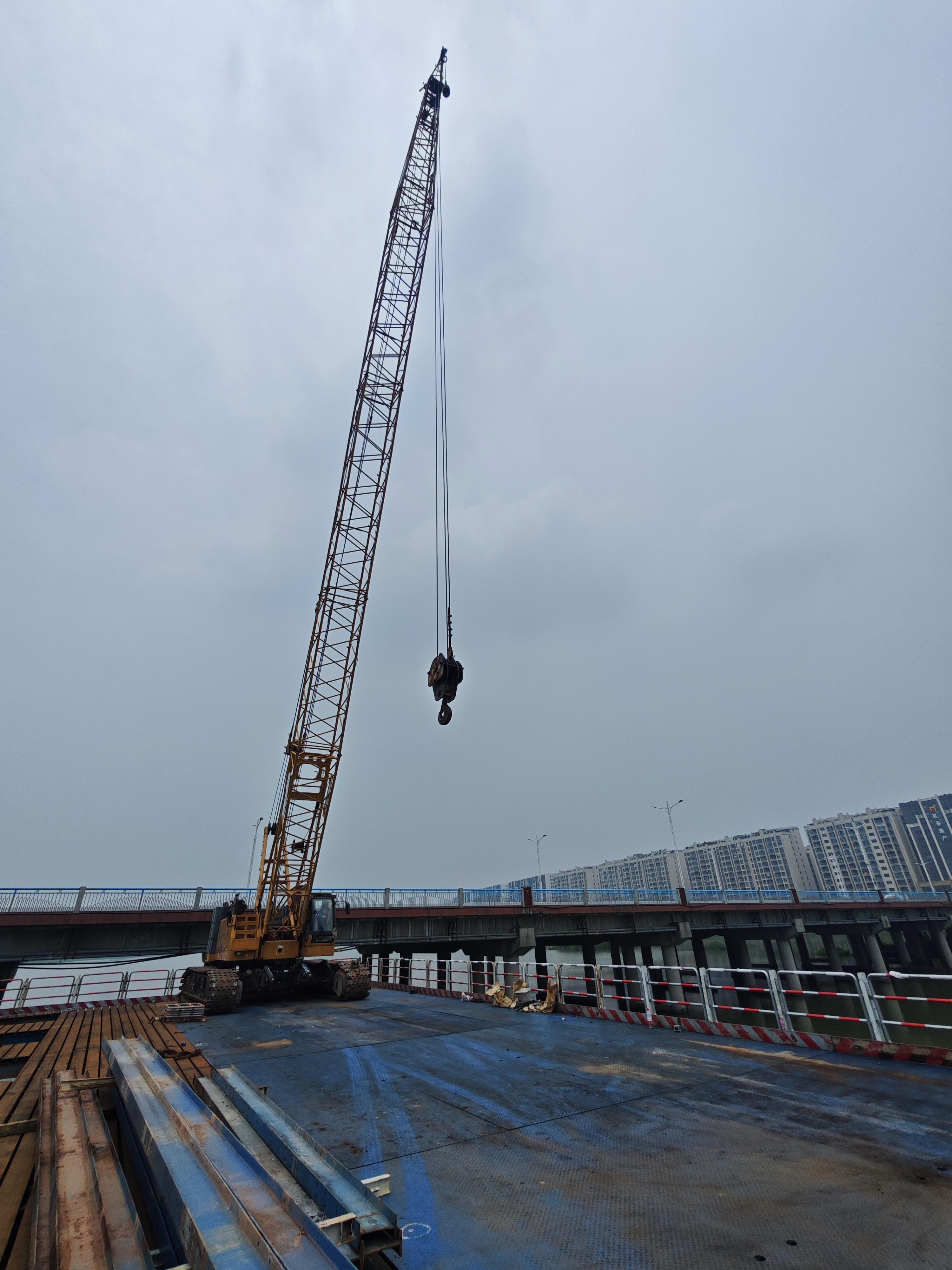 XCMG XGC85 crawler crane